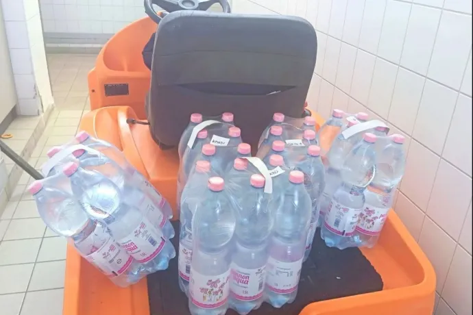 Leállt a klíma a győri kórház egyik szárnyában, vizet osztanak a betegeknek