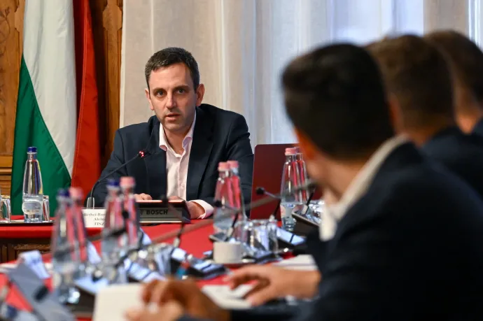 Bizottság vizsgálja át az eddig rejtegetett ügynökaktákat