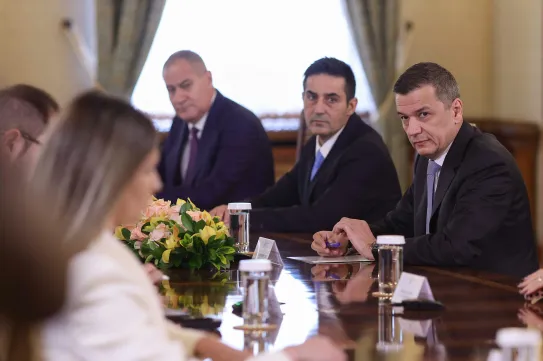 A PSD egyedül kormányozna, az USR rotációs megoldást javasol