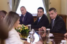 A PSD egyedül kormányozna, az USR rotációs megoldást javasol