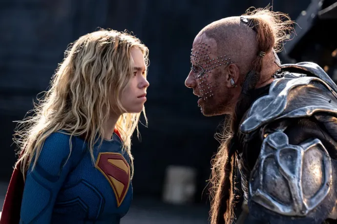 Mad Maxbe oltott, felejthető űrkaland lett a Supergirl