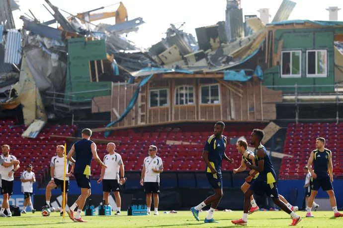 Mint egy katasztrófafilm: félig összedőlt stadionban edzenek a svédek a vb-n