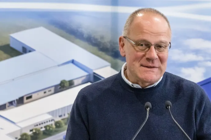 Navracsics Tibor a 100 leggazdagabb magyar ember listáját emlegette, szerinte lenne kiknek támogatni a fideszes médiát