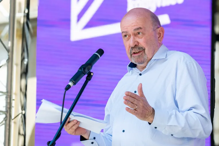 Markó Béla: Világbajnok irodalom