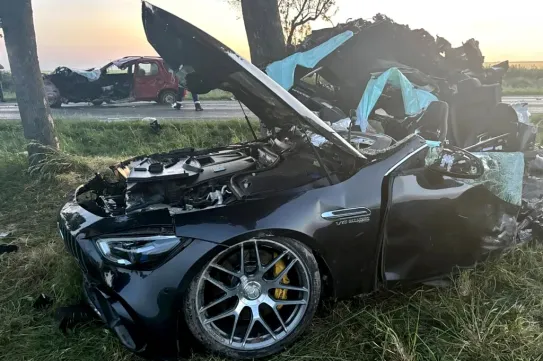 216-tal száguldott a Mercedes, de az elé kanyarodó suzukis lett a vádlott a szalántai halálos baleset ügyében