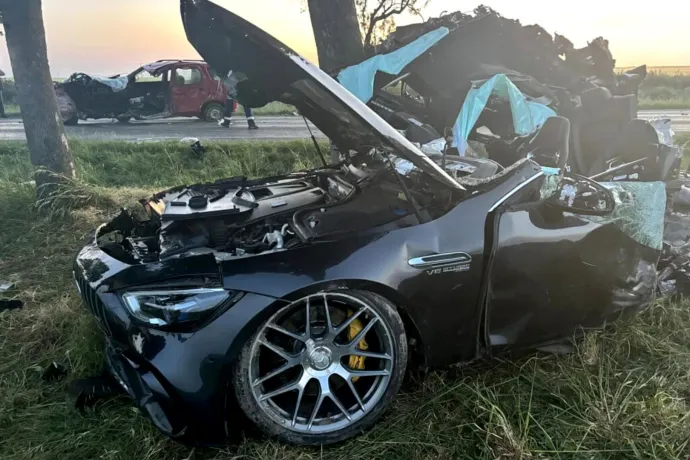 216-tal száguldott a Mercedes, de az elé kanyarodó suzukis lett a vádlott a szalántai halálos baleset ügyében