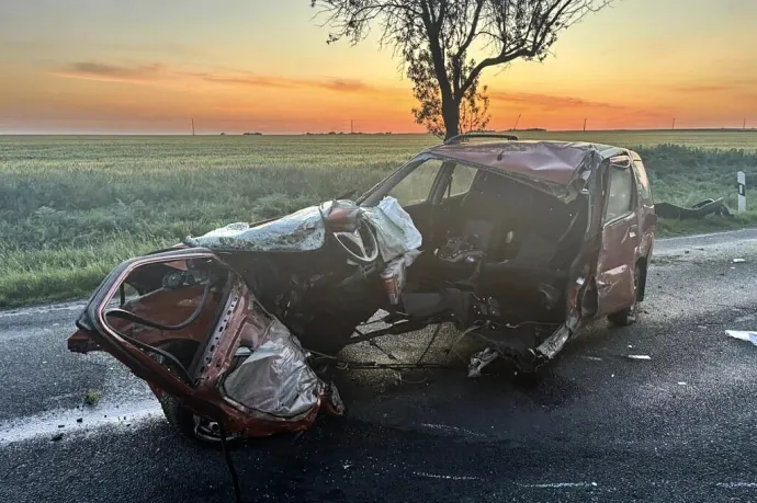 A Suzuki roncsa – Fotó: Baranya Megye Balesetek Bamosz Kft.