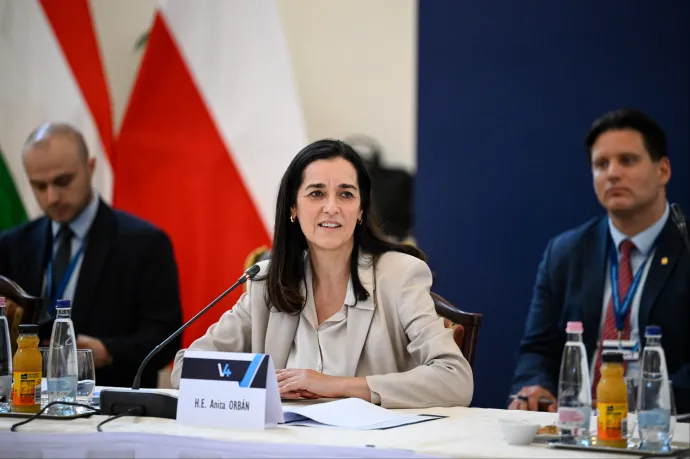 Orbán Anita külügyminiszter bejelentette, hogy 37 külképviselet vezetőjét hívja vissza