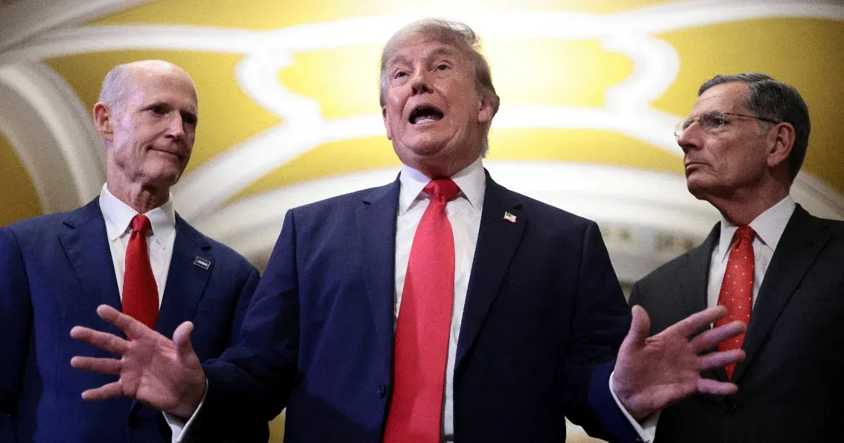 A demokraták örömmel nézhetik, ahogy egymás torkának esnek Trump és a republikánus szenátorok