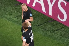 Haaland és Ødegaard is a padon, szinte a teljes kezdőjét lecserélte a norvég kapitány a franciák elleni meccsre