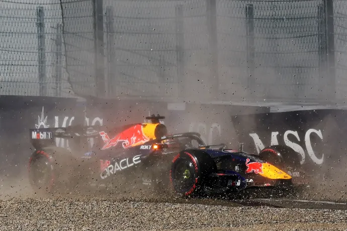 Verstappen kicsúszása zavart hozott az osztrák időmérőn, Russell kis kavarodás után megtarthatta az első helyét