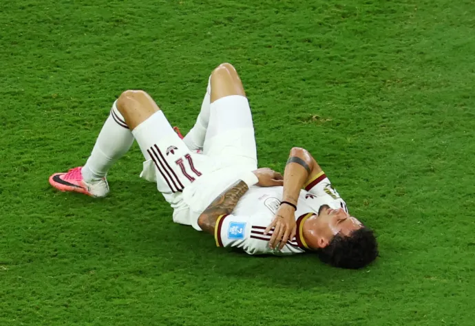 Yeremy Pino a sérülése után az Uruguay elleni világbajnoki mérkőzésen 2026. június 27-én, Guadalajarában – Fotó: Raquel Cunha / Reuters
