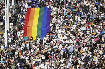 Lezajlott a poszt-Orbán-korszak első Budapest Pride-ja: a rendezvénynek békés, fesztiváli hangulata volt