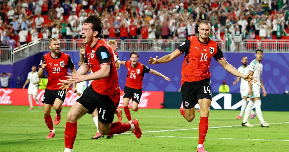 Ausztria és Algéria őrült drámával zárta a csoportkört: 3-3-as döntetlennel továbbjutottak