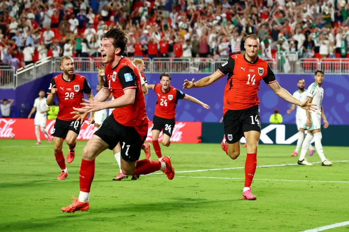 Őrület és két gól a hosszabbításban, Ausztria és Algéria hatgólos meccs után jutott tovább