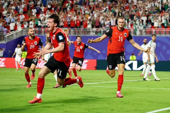 Őrület és két gól a hosszabbításban, Ausztria és Algéria hatgólos meccs után jutott tovább