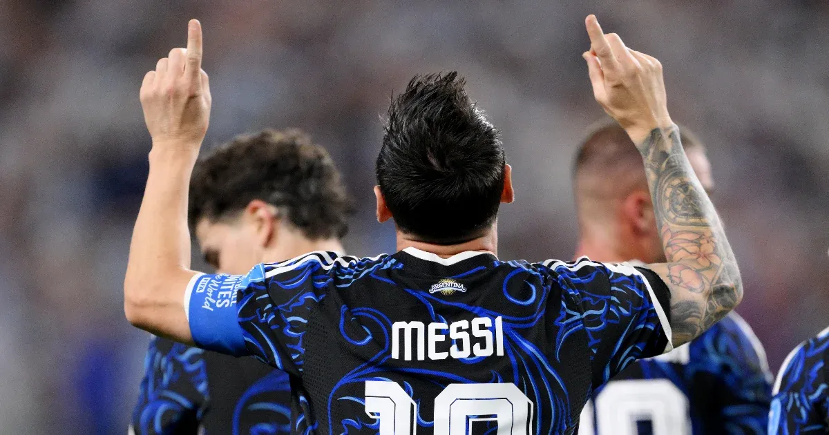 Messi sorozatban a hetedik vb-meccsén is betalált, Argentína simán nyerte a csoportját
