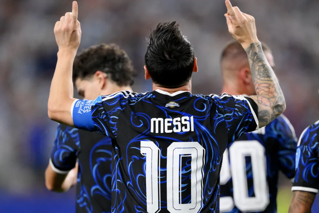 Messi sorozatban a hetedik vb-meccsén is betalált, Argentína simán nyerte a csoportját