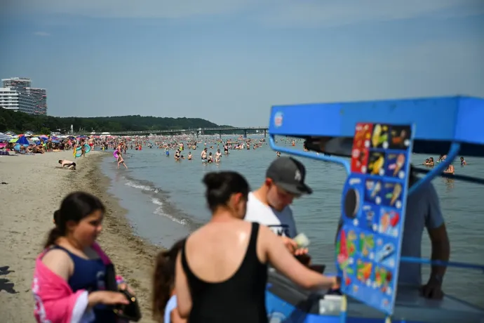 Ezerrel több haláleset történt Franciaországban a hőség miatt, pusztító viharok járnak a nyomában