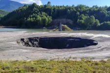 Óriási kráter nyílt a parosényi zagytározóban, szennyeződött a Nyugati-Zsil