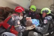 Napokkal a venezuelai földrengés után élve mentettek ki egy csecsemőt a romok alól