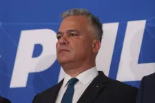 Új platformot alapítana a Bolojan-ellenes PNL-szárny, ami később Nicușor Dant támogató párttá alakulhat