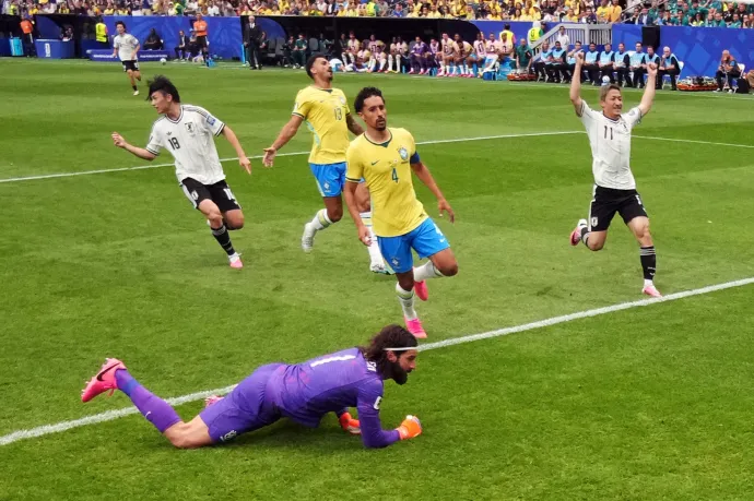 A legjobb 32 között már nem lehet hibázni a vb-n: Brazília–Japán 0-1