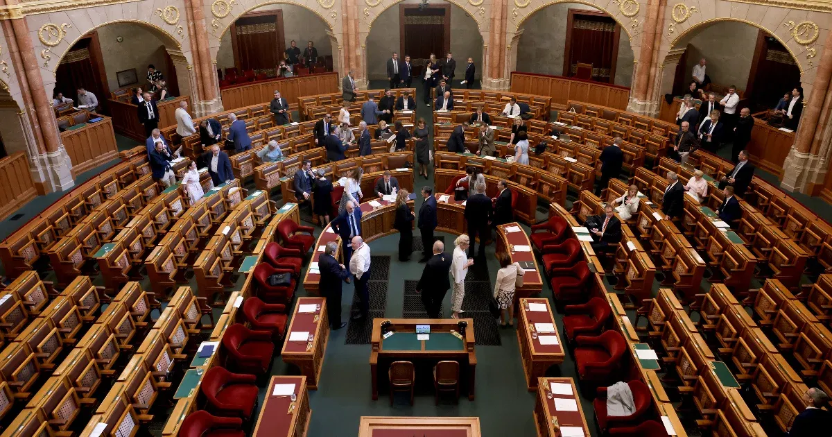 Gyilkos hőhullám foglyul ejtette az országot.