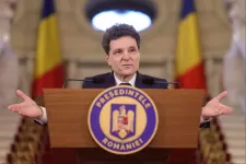 Új kormány beiktatása nélkül köszönt be a parlamenti vakáció Romániában