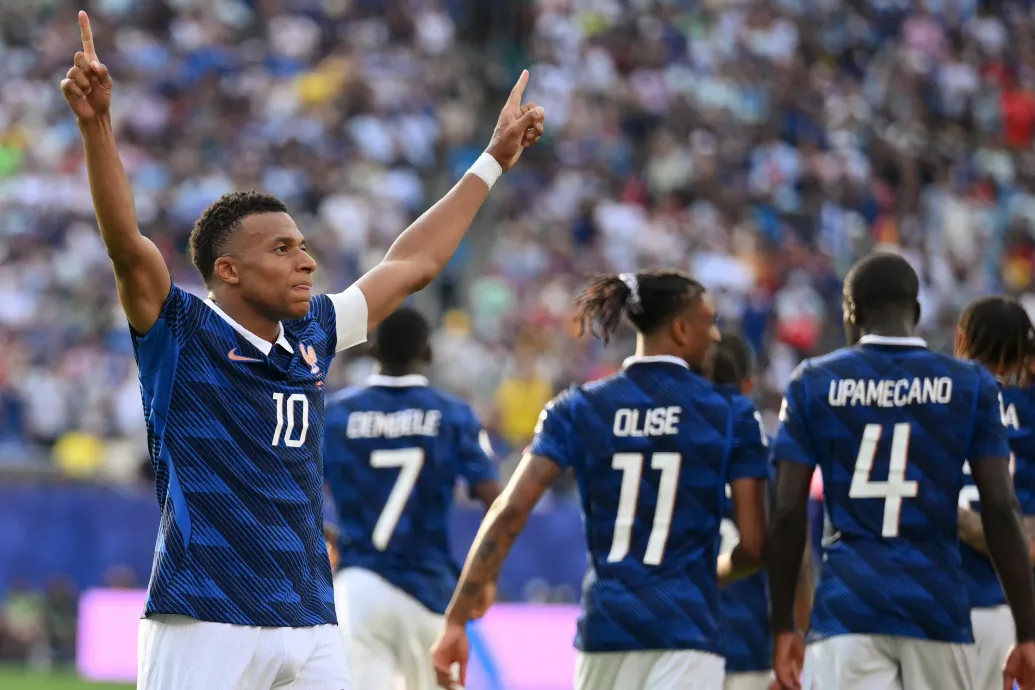 Bedarálta a svédeket a francia támadógépezet, a duplázó Mbappé rekordot döntött – Forrás: Telex.hu