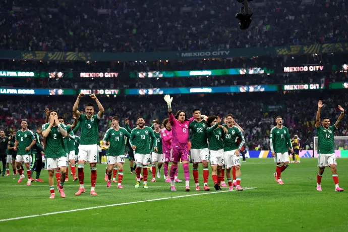 Hiába csúszott a kezdés villámlás miatt, Mexikó magabiztosan verte Ecuadort