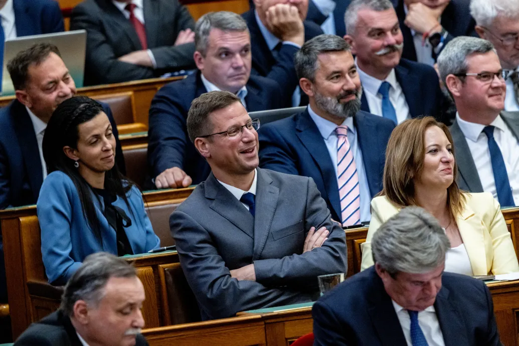 „Valaki átszavazott! Gergő, te voltál?” – ami a parlamenti közvetítésből kimaradt