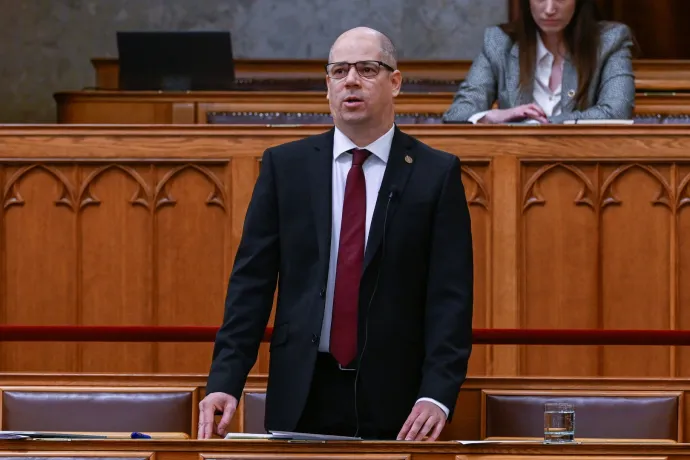 Aranykonvoj-ügy: az ügyészségen belül is elkezdték fúrni a legfőbb ügyészt