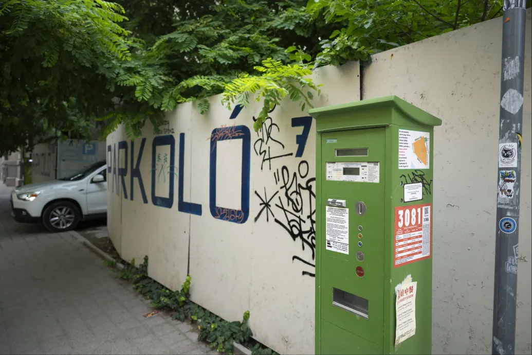 Újbudán továbbra is lehet készpénzzel fizetni a parkolásért