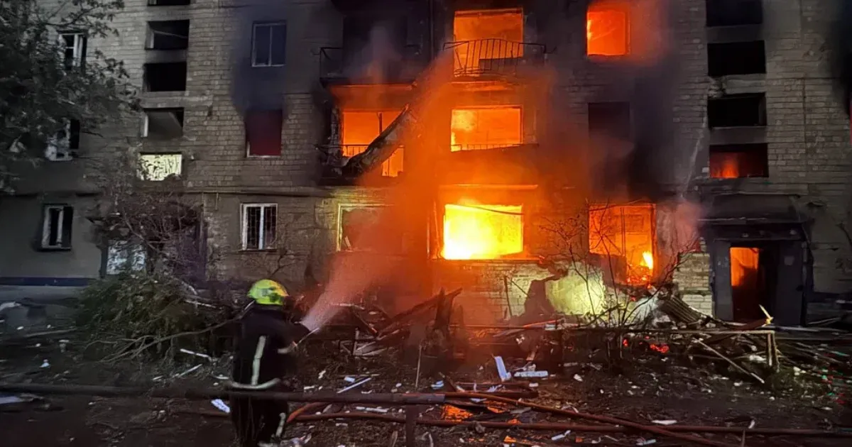 Orosz rakéták és drónok támadták Kijevet, többen megsérültek és halálos áldozatok is vannak