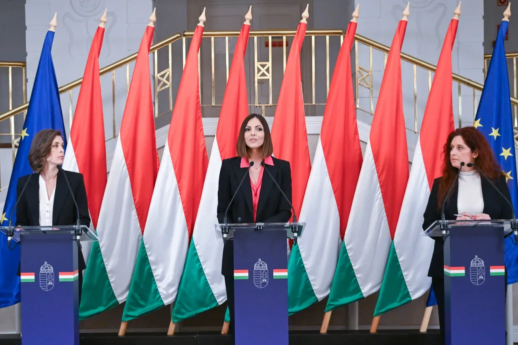Hamarosan kezdődik a kormányszóvivői tájékoztató