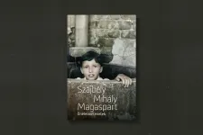 Csáth Géza szövegeit gondozta, most megírta a saját történeteit