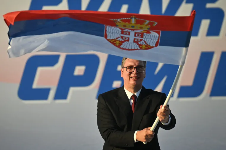 Vučić nagy vezércsellel próbálhatja megtartani hatalmát, de biztosra nem tud menni