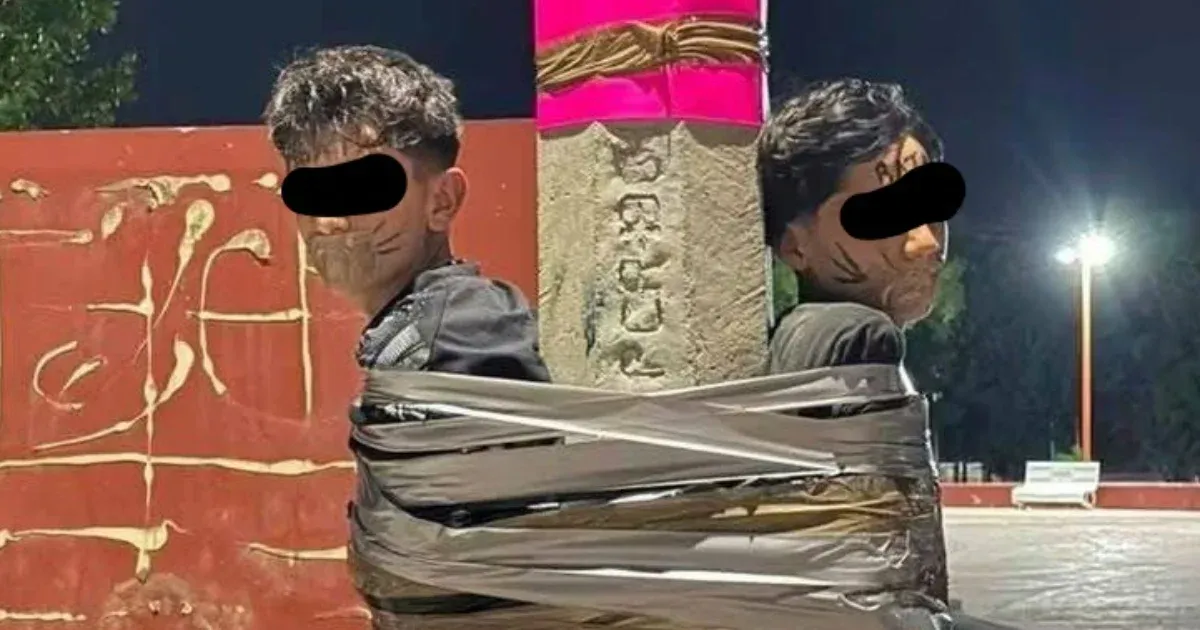 Mexikói Batman: Duct tape-pel kikötözte a motortolvajokat a lámpaoszlophoz Mexikói Batman: Duct tape-pel kikötözte a motortolvajokat a lámpaoszlophoz