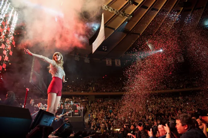 Taylor Swift 2012-ben a Madison Square Gardenben – Fotó: D Dipasupil / FilmMagic / Getty Images