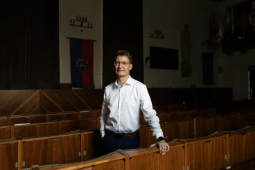 A fideszes polgármester, aki elmondta Orbánnak a kritikáit – interjú Cser-Palkovics Andrással