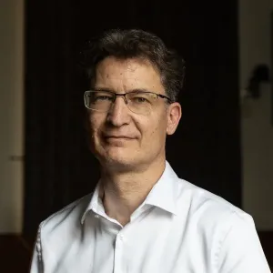 A fideszes polgármester, aki elmondta Orbánnak a kritikáit – interjú Cser-Palkovics Andrással