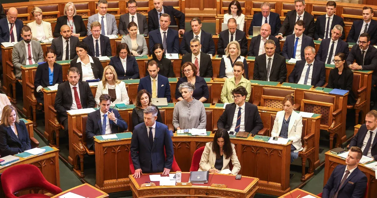 Tisza Párt és Fidesz: A legújabb közvélemény-kutatás eredményei
