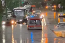 Villám csapott egy iskolásokkal túrázó pedagógusba Dâmbovița megyében
