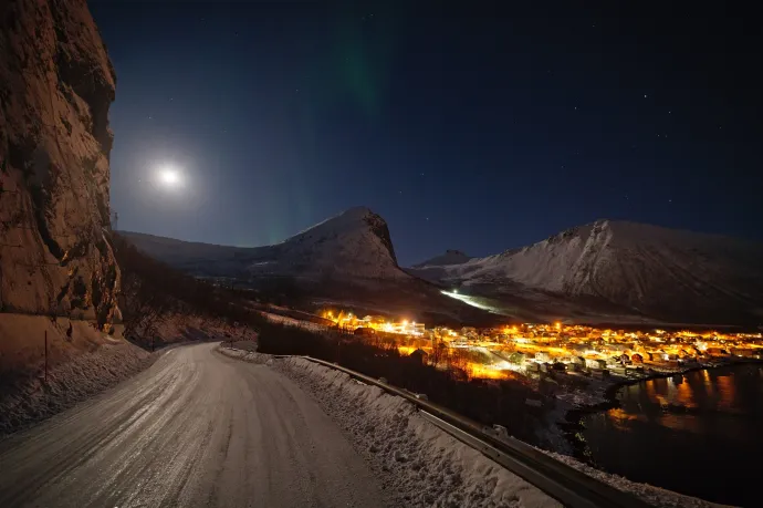 Az alagutakból kiérve: Fjordgård és a Segla – Fotó: Martin Ferenc