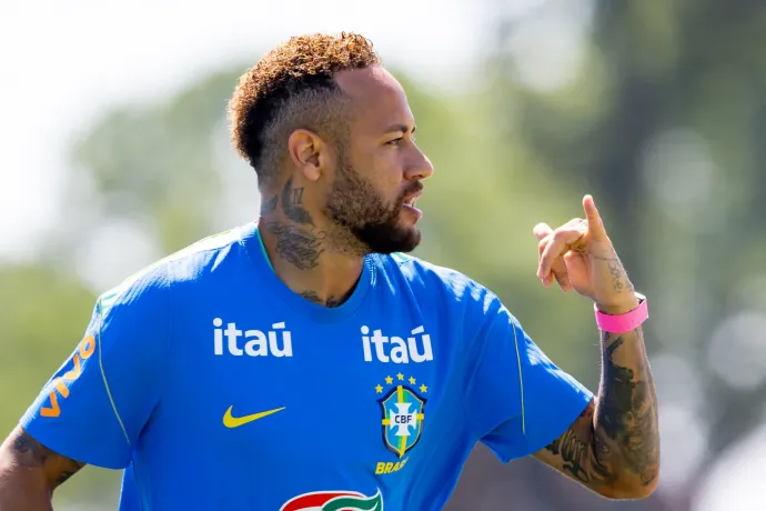Neymar elégedetlen, hogy eddig alig játszott, de jól viseli a brazil kapitány szerint