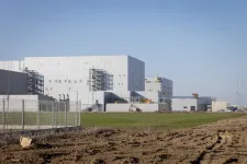 Mindent kivizsgál és tudomásul veszi a gyár leállítását a debreceni Semcorp