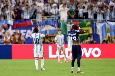 Nagyon megizzasztották Argentínát a zöld-fokiak, de a hosszabbításban továbbment a címvédő