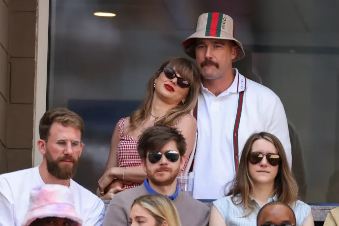 Adam Sandler adta össze Taylor Swiftet és Travis Kelce-t