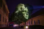 A kultúrafinanszírozás árnyékában is méltó tisztelgés Vasarely művészete előtt a Zsolnay Fényfesztivál Pécsen